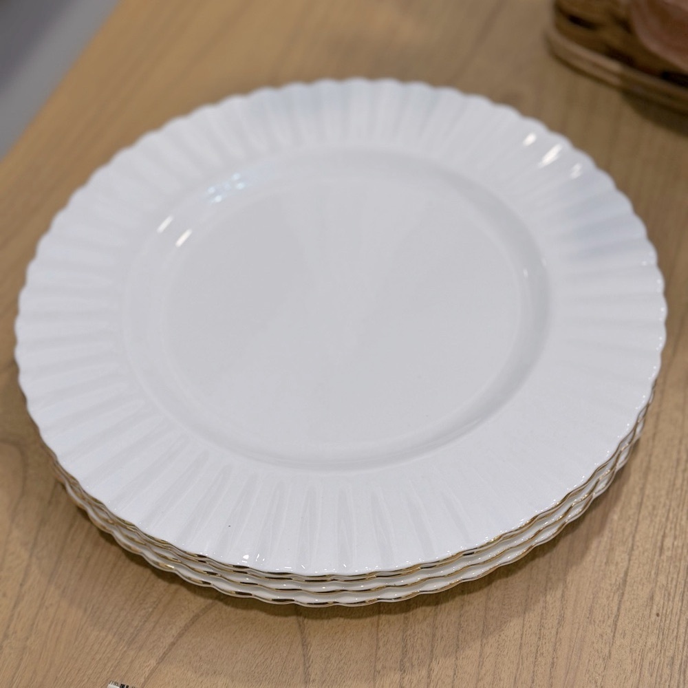 4/ Vtg ROYAL ALBERT BONE CHINA "VAL D'OR" - Fluted gold trim  4 Dinner Plats